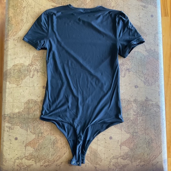 Aerie Black Short Sleeve Bodysuit Smoothez - Picture 3 of 7